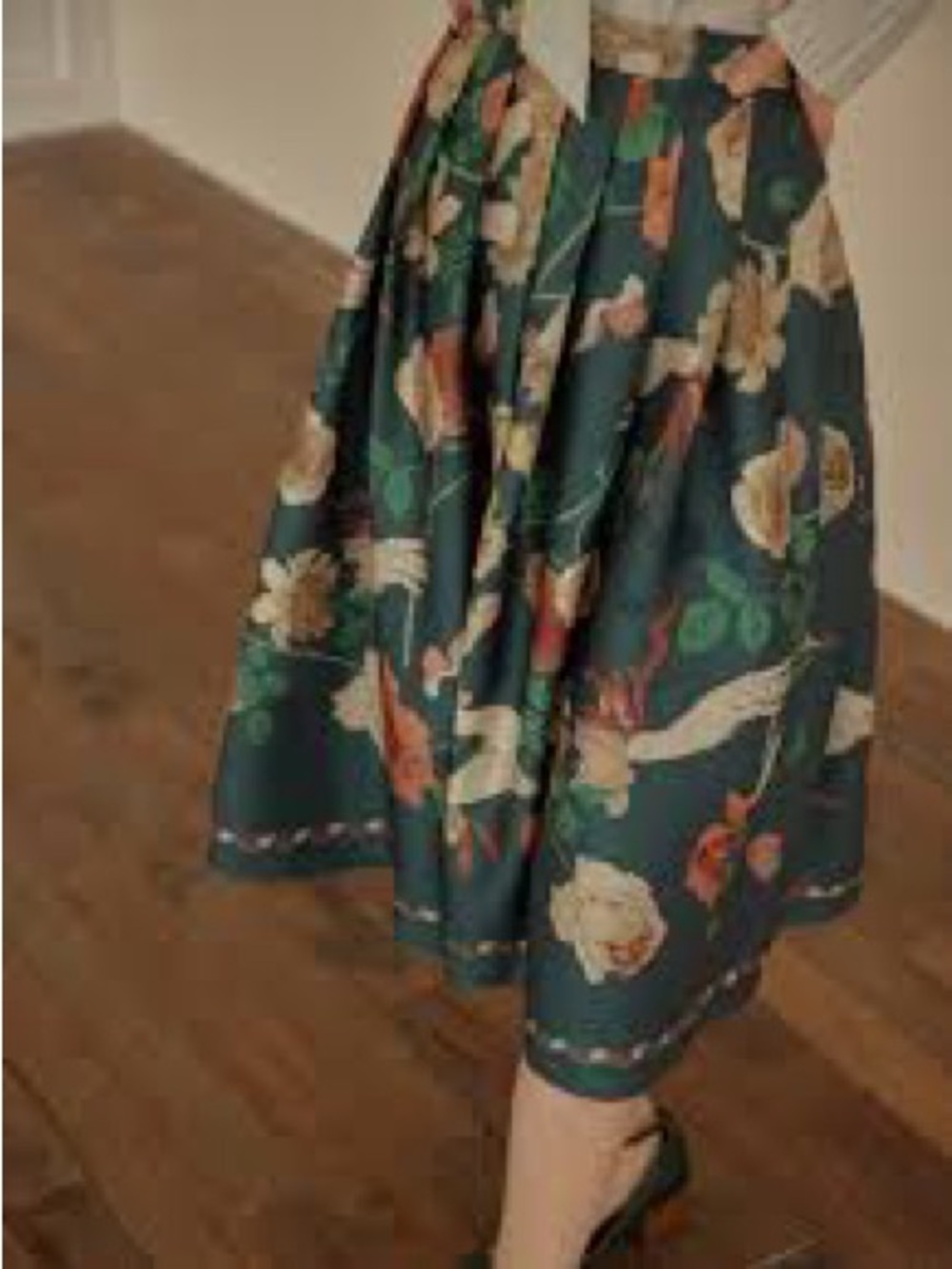 Simply retro silk skirt